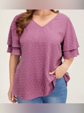 BloomChic NWT Embroidered Polka Dot Short Sleeve V-Neck Ruffled Sleeve Blouse